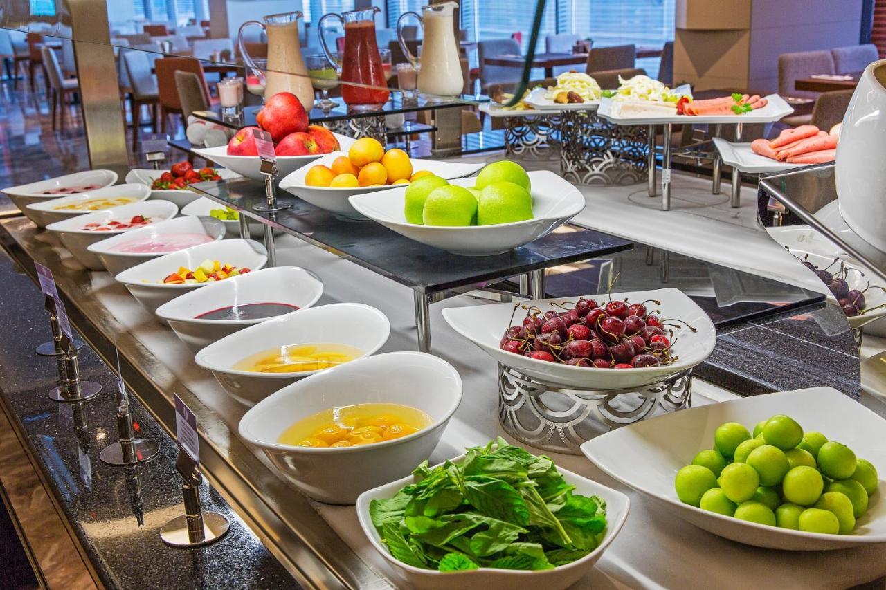 Arts Hotel Harbiye - Special Class Стамбул Экстерьер фото A buffet at a hotel