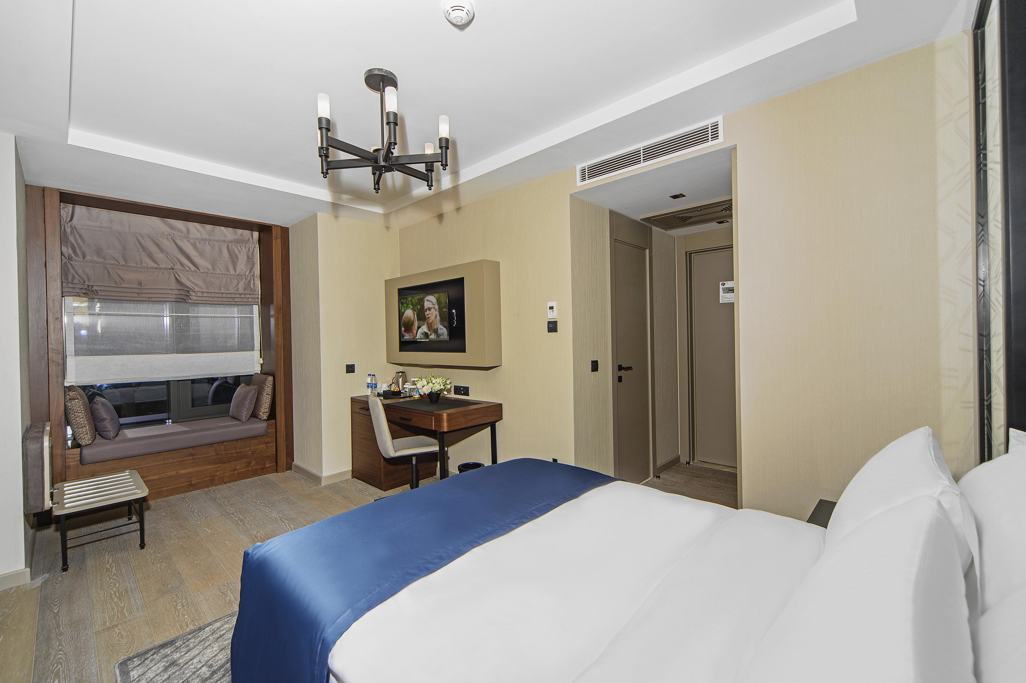 Arts Hotel Harbiye - Special Class Стамбул Экстерьер фото A room at the hotel